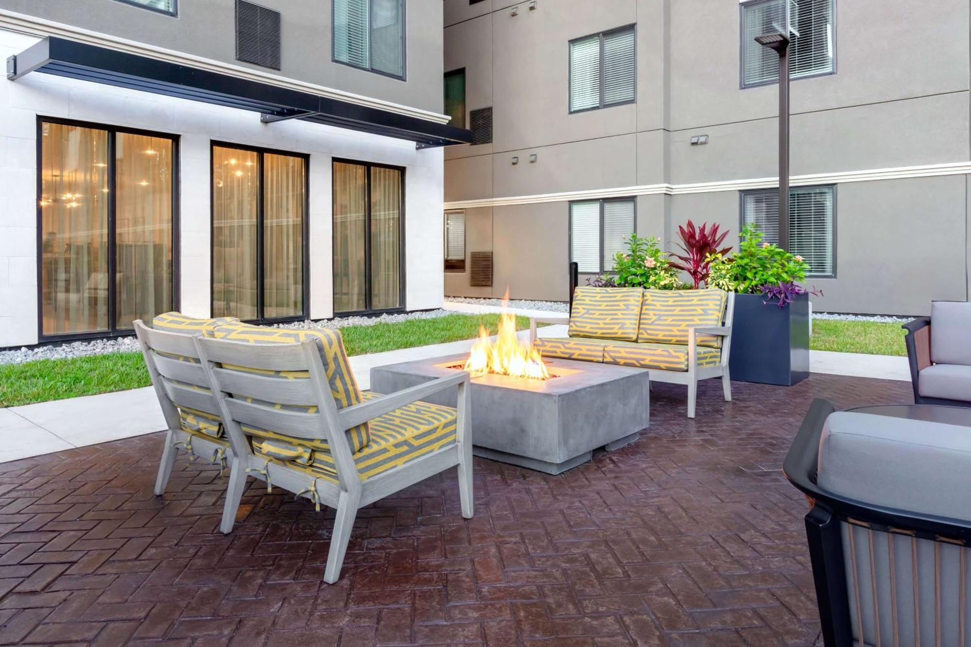 Waterwalk Extended Stay By Wyndham Jacksonville Deerwood Pk מראה חיצוני תמונה
